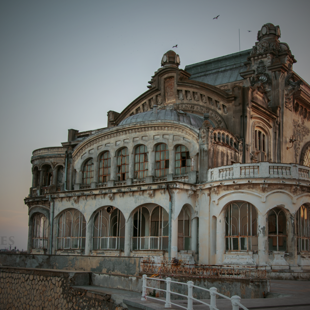 Заброшенное казино Констанца, Румыния 