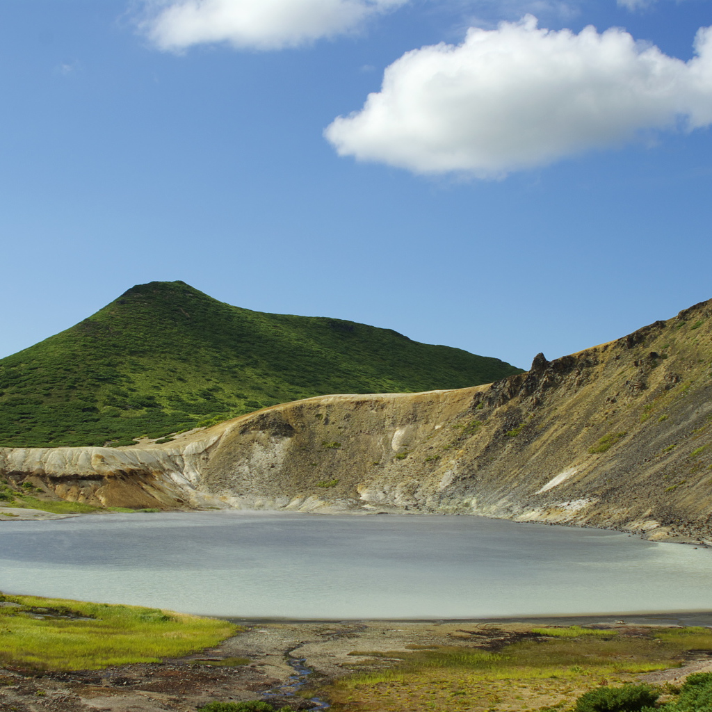 Кальдера вулкана Головнина, Курильские острова. Россия 