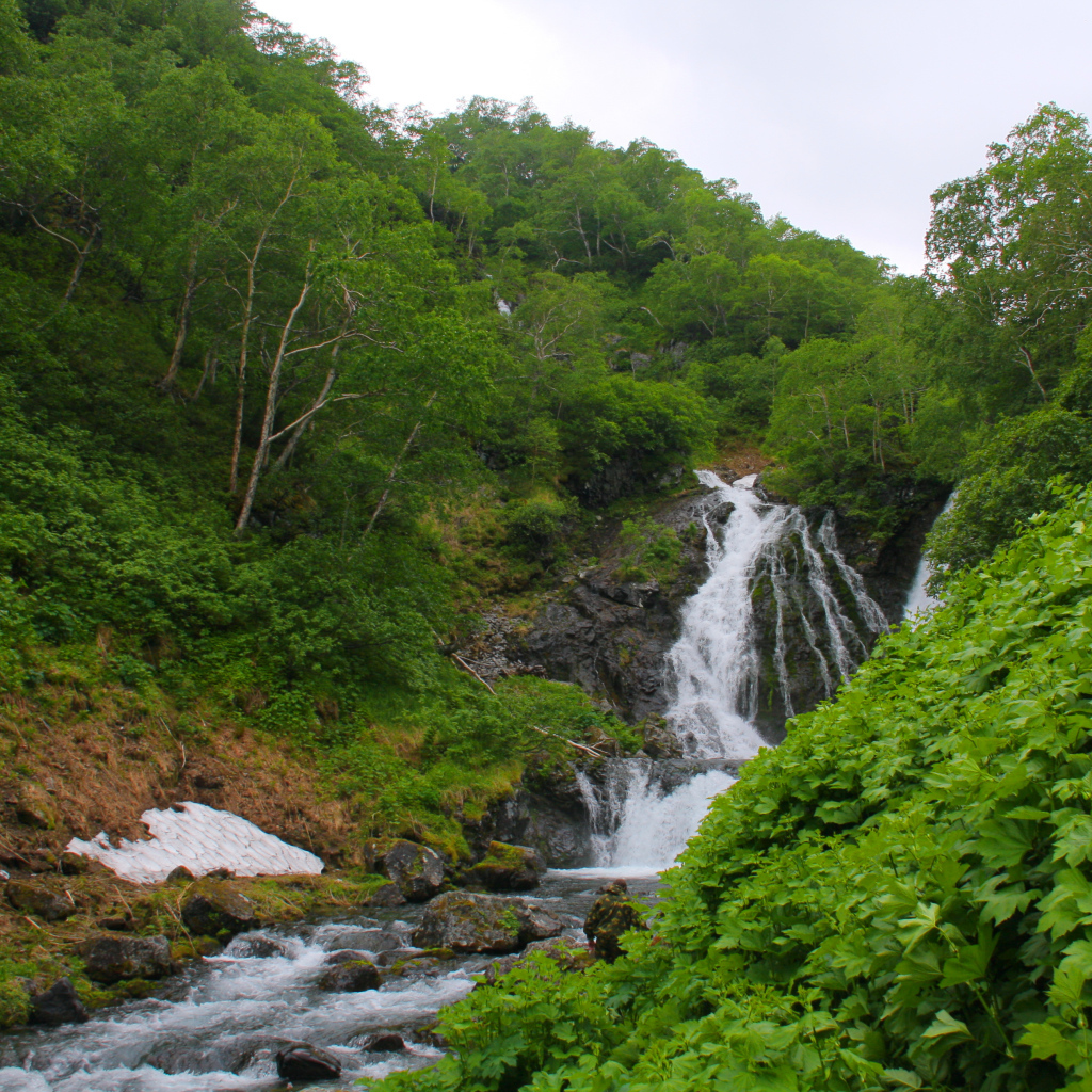 Сосновский водопад Камчатка, Россия 