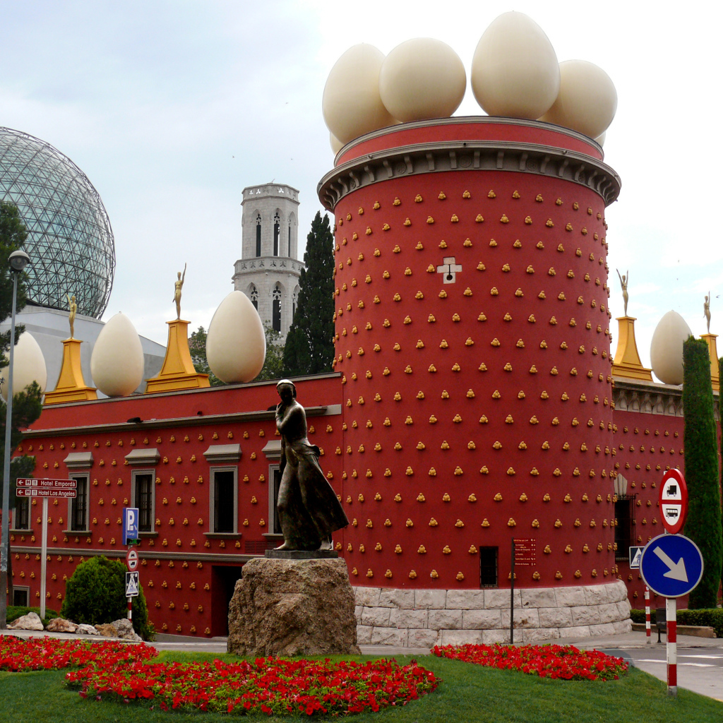 Театр-Музей Дали в Фигерасе, Коста Брава. Испания 
