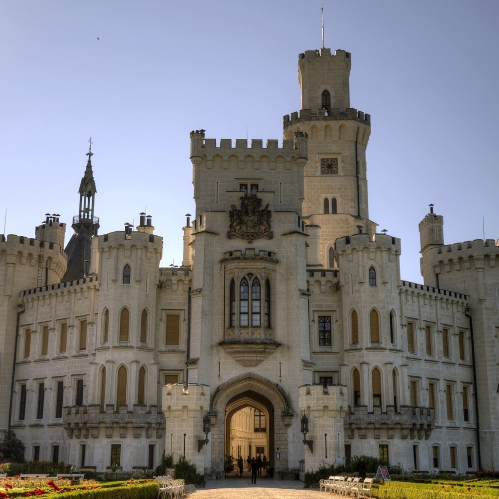 Красивый старинный замок Глубока, Чехия 