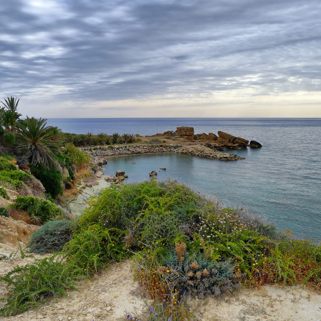 Вид на Средиземное море, курорт Пейя, Южный Кипр 