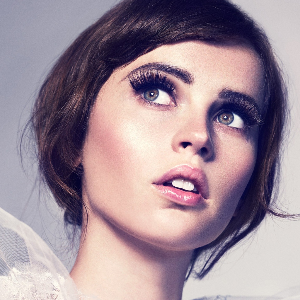 Актриса с выразительными глазами Фелисити Джонс 