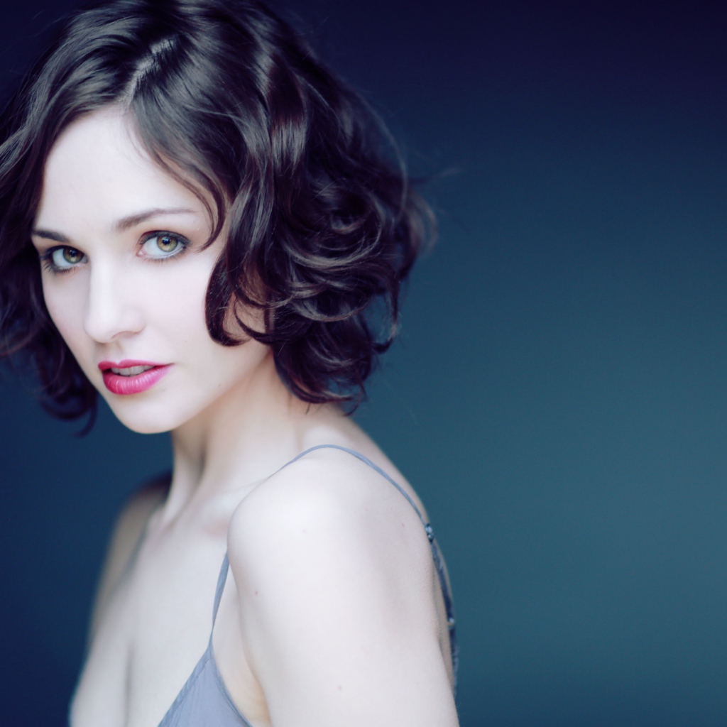 Красивая нежная девушка актриса  Таппенс Мидлтон