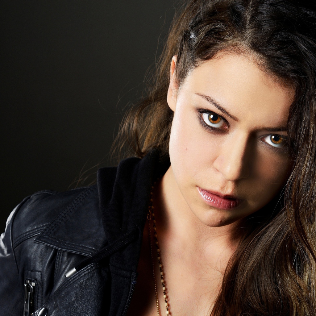 Кареглазая брюнетка канадская актриса Татьяна Маслани