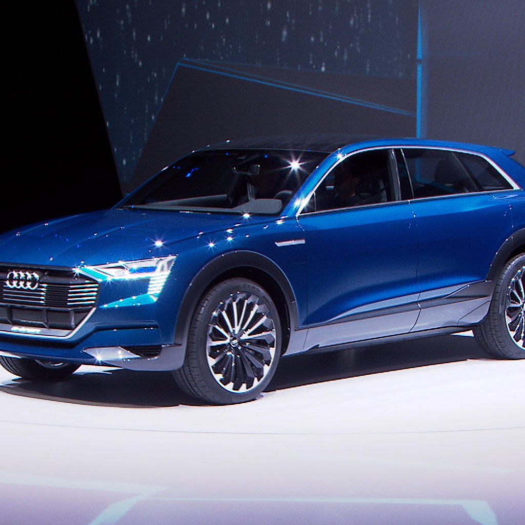 Электрокроссовер Audi Q6 E-tron модель 2018 года 