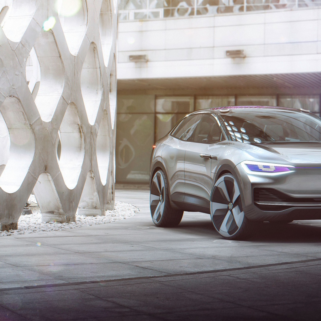 Серебристый электрический кроссовер Volkswagen I.D. Crozz, 2017