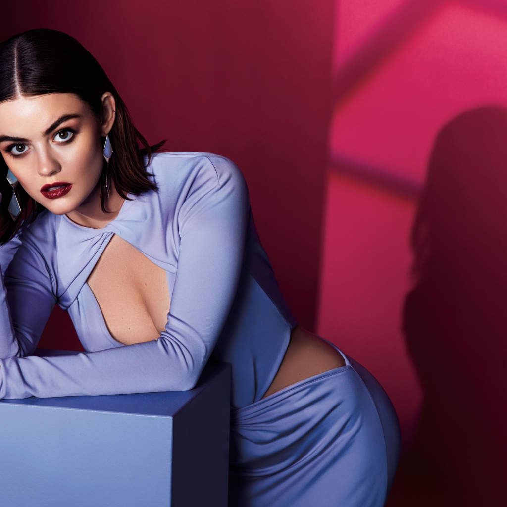 Эффектная актриса Люси Хейл в красивом наряде