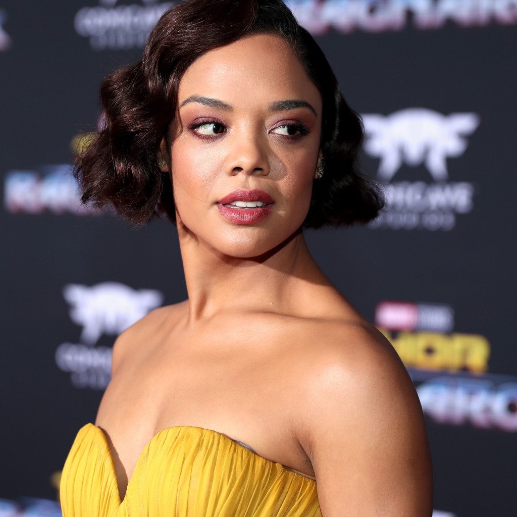 Стильная американская актриса Тесса Томпсон