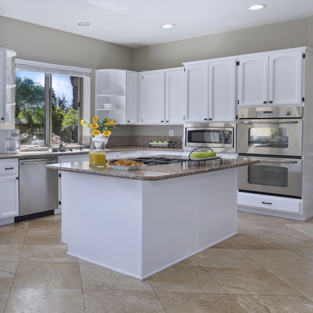 Стильный интерьер кухни в светлых тонах