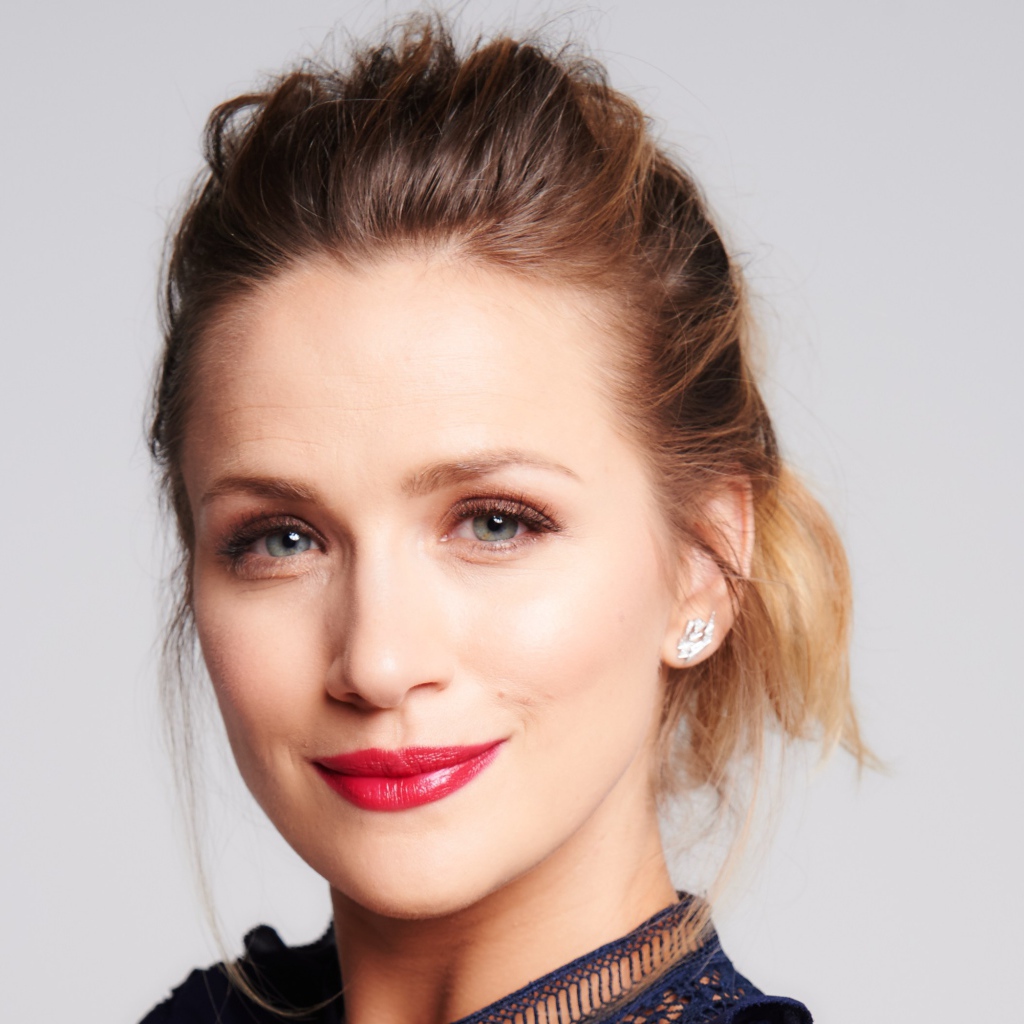 Милая актриса Шантель ВанСантен 