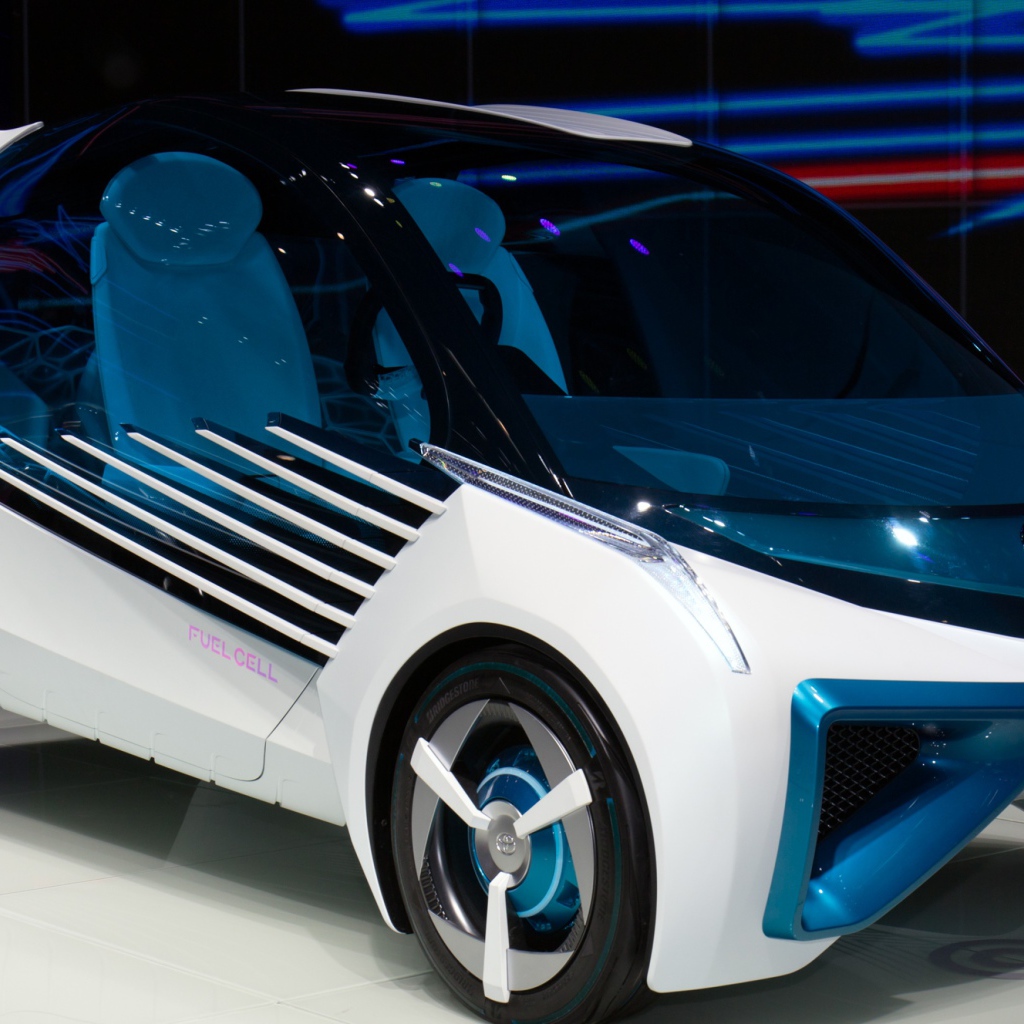Необычный электромобиль Toyota FCV Plus