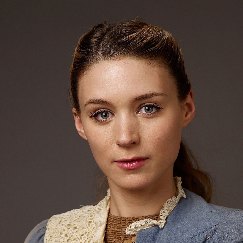 Молодая актриса брюнетка Руни Мара 
