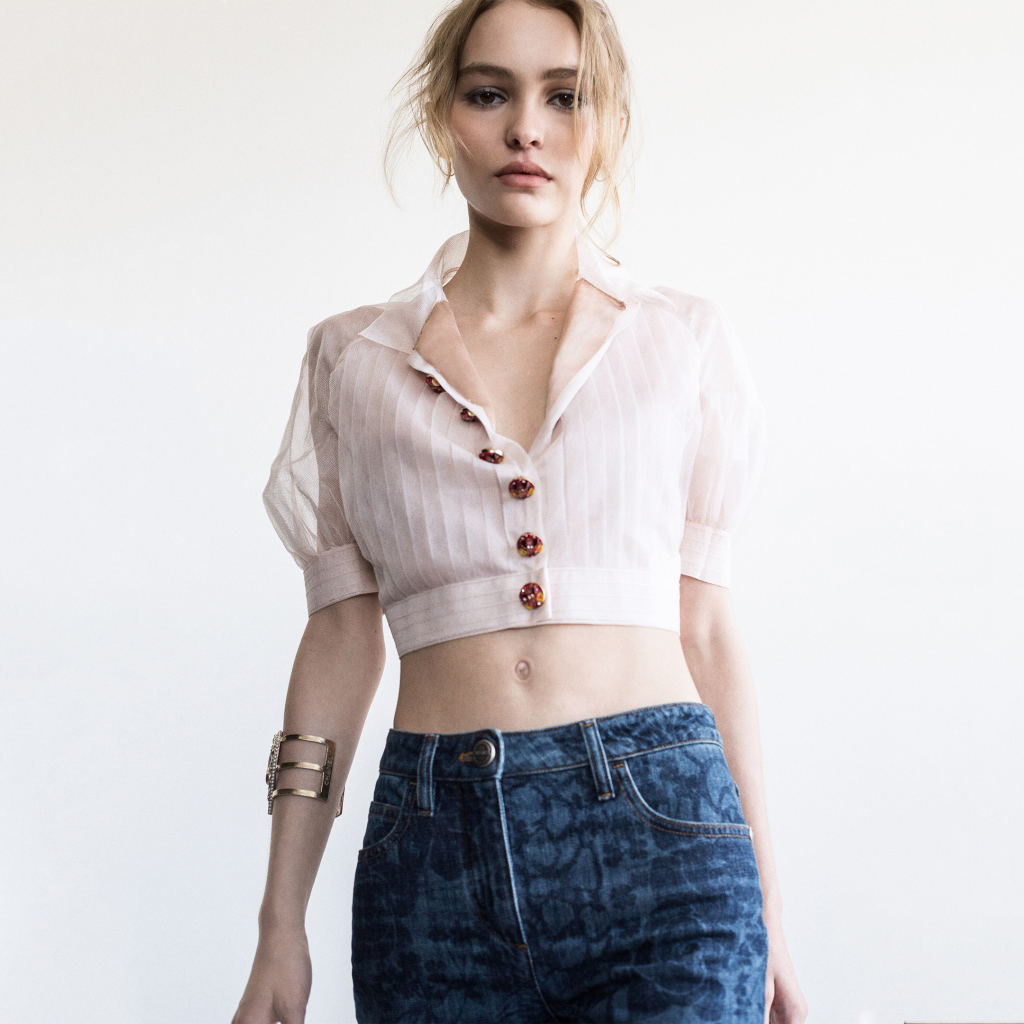 Молодая актриса Лили-Роуз  Депп