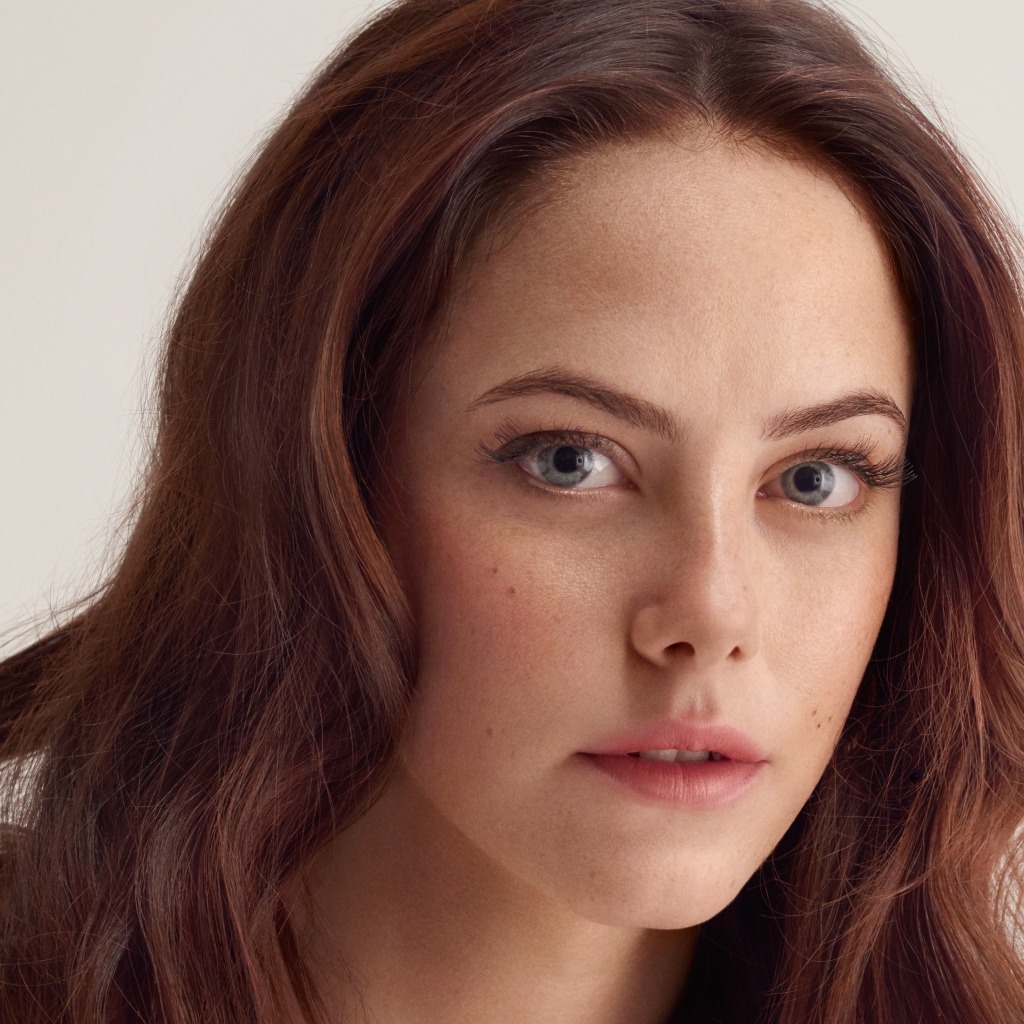 Молодая голубоглазая актриса Кая Скоделарио