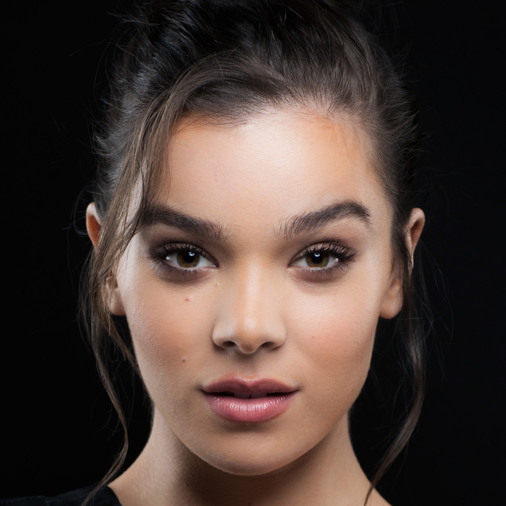 Молодая популярная актриса Хейли Стейнфилд