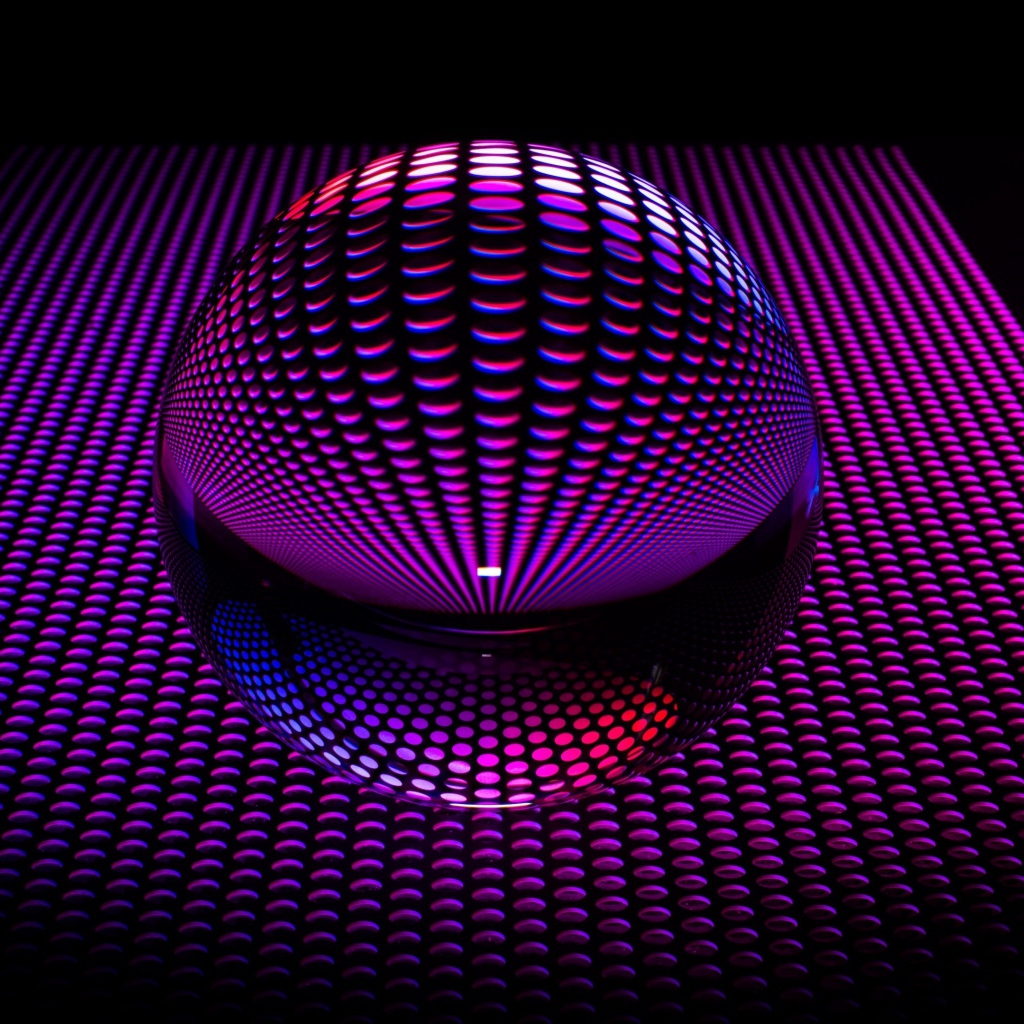 Большая стеклянная сфера на фиолетовом фоне в 3D-графике