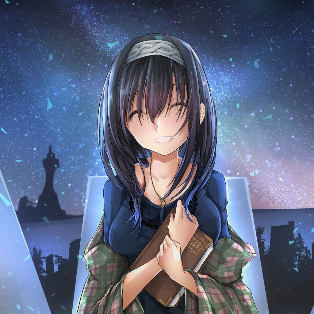 Улыбающаяся девушка аниме с книгой в руках