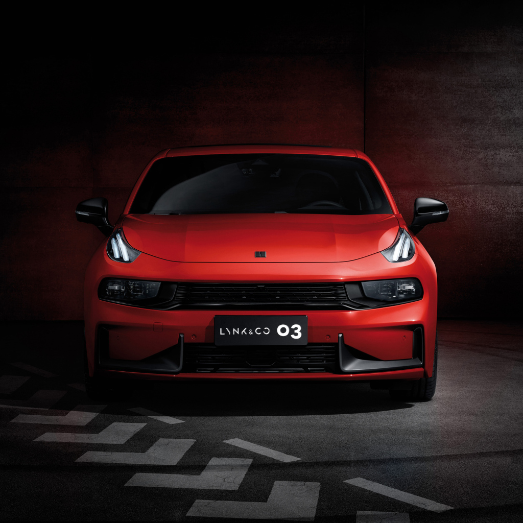 Красный автомобиль LYNK CO 03 2019 года