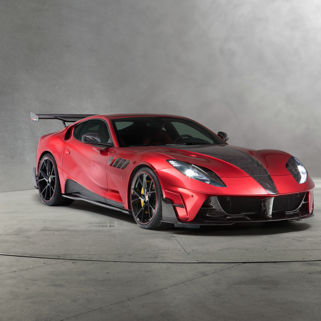 Красный быстрый автомобиль Mansory Stallone 2018 года