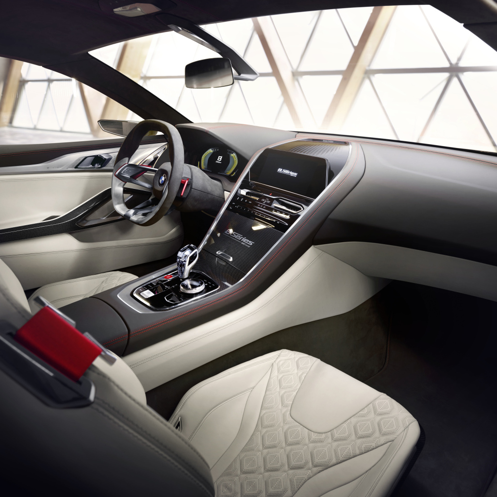 Салон автомобиля BMW Concept 8 Series