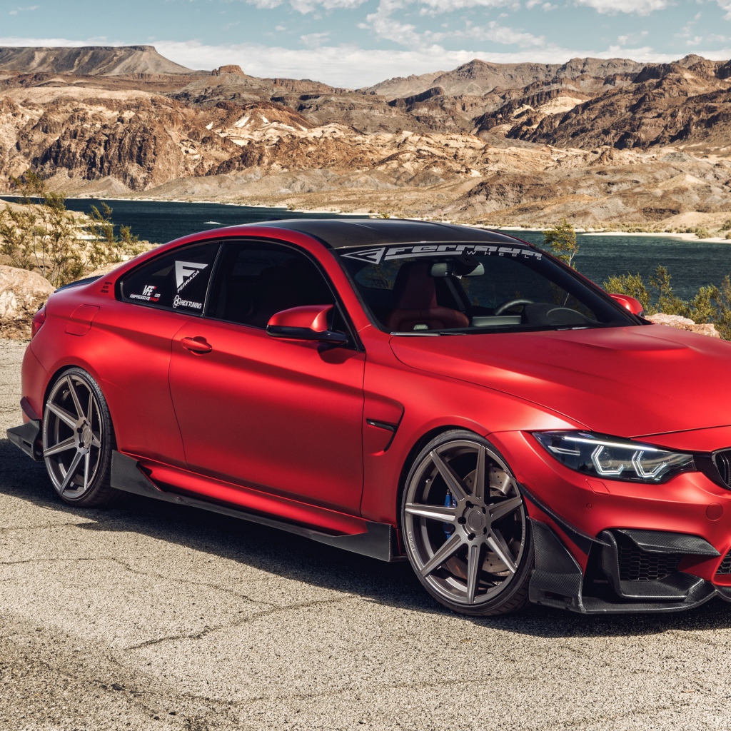 Красный спортивный автомобиль Ferrada Red Matte BMW M4
