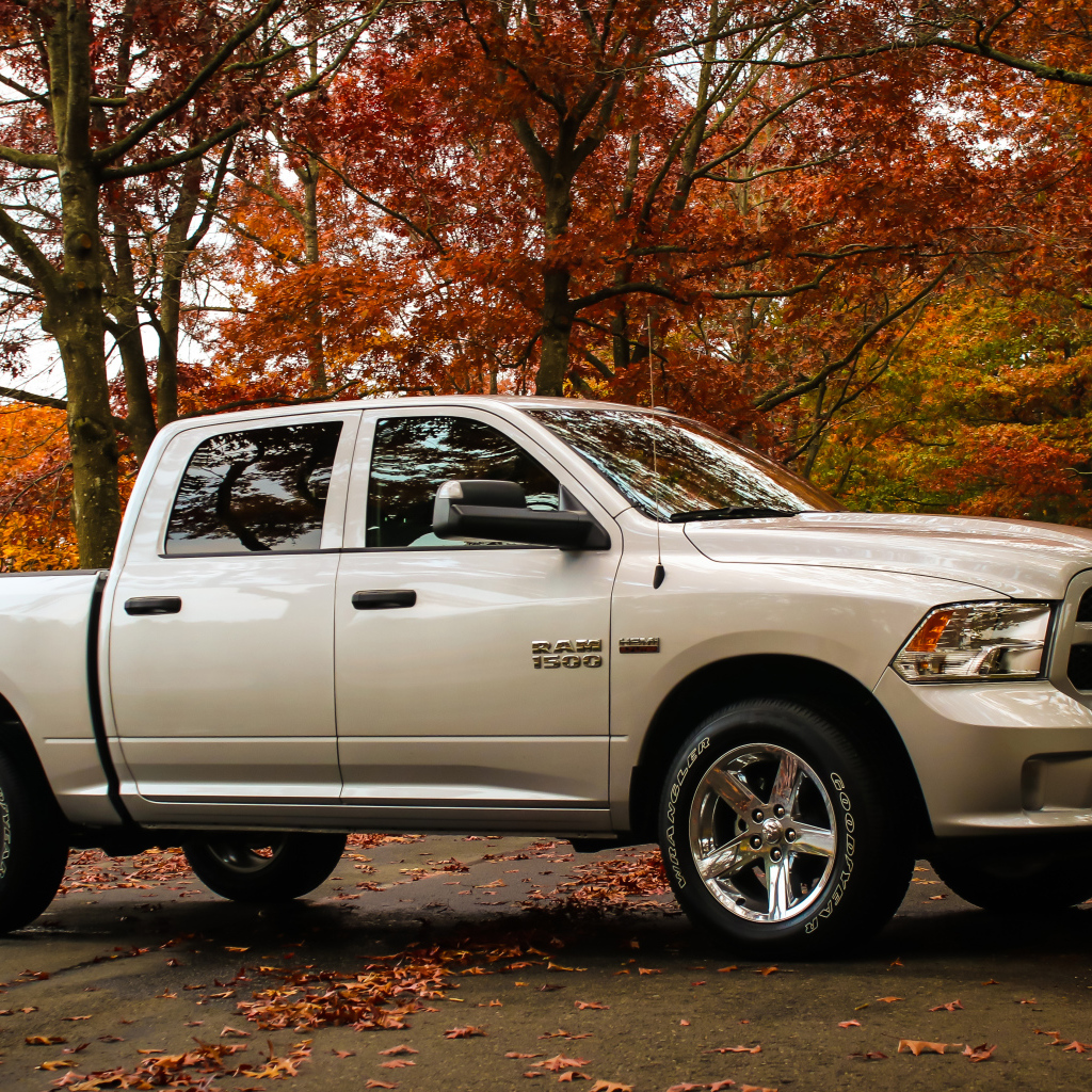 Автомобиль пикап Dodge Ram 1500