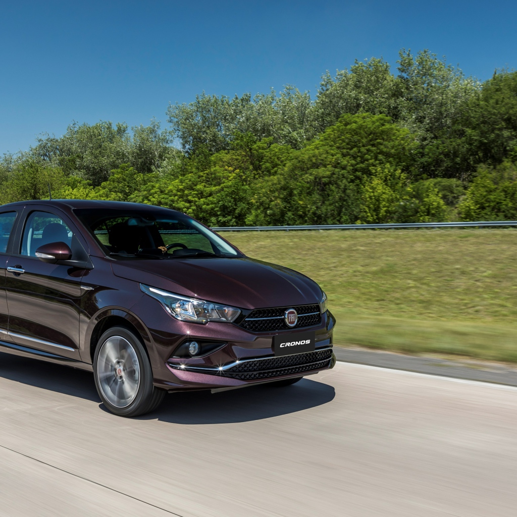 Автомобиль Fiat  Cronos Precision, 2018 года на трассе