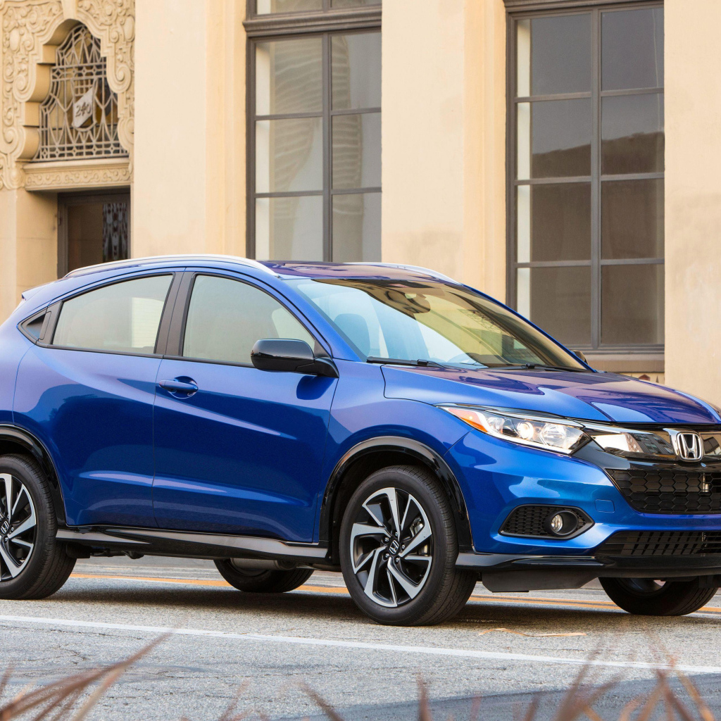 Синий кроссовер Honda HR-V Sport 2018