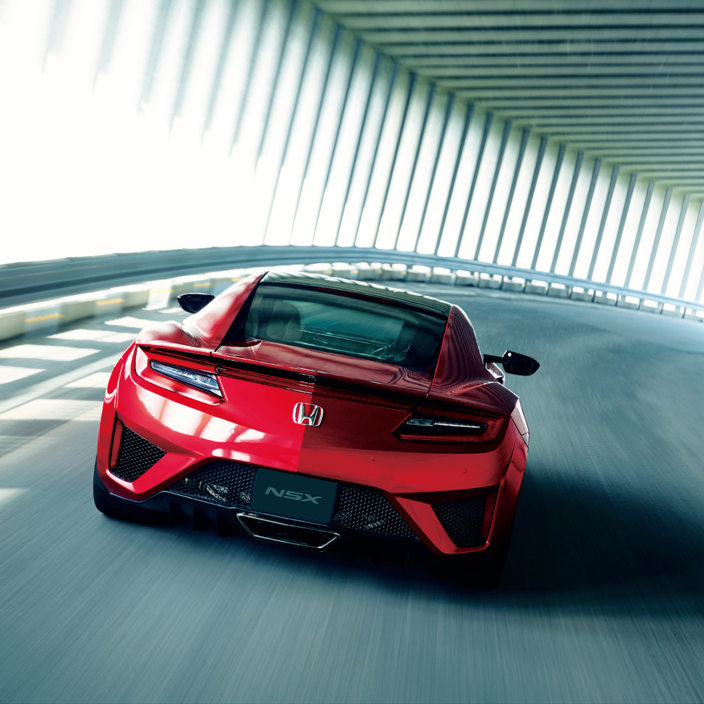 Красный автомобиль Honda NSX 2018 вид сзади