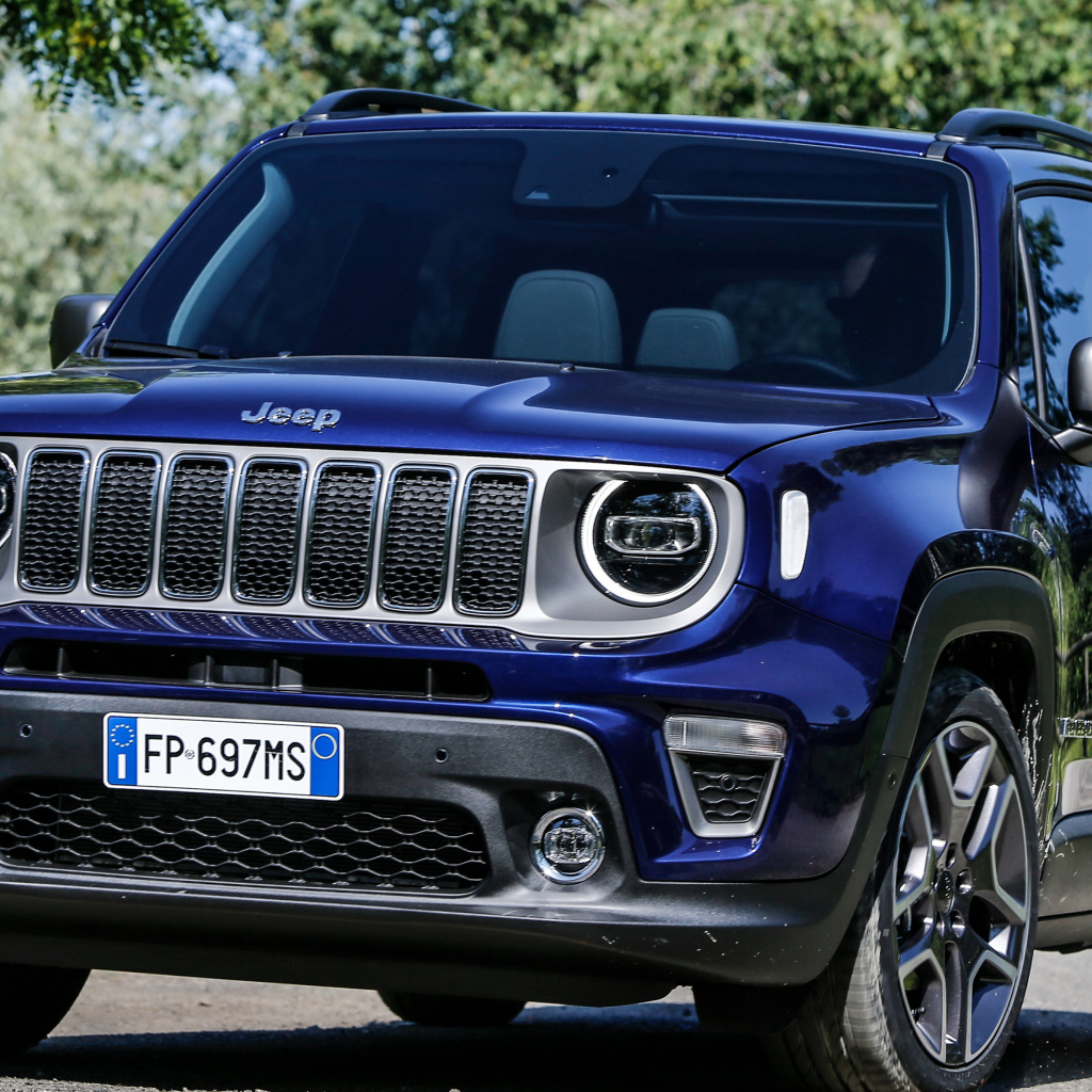 Черный Jeep Renegade Limited 2018