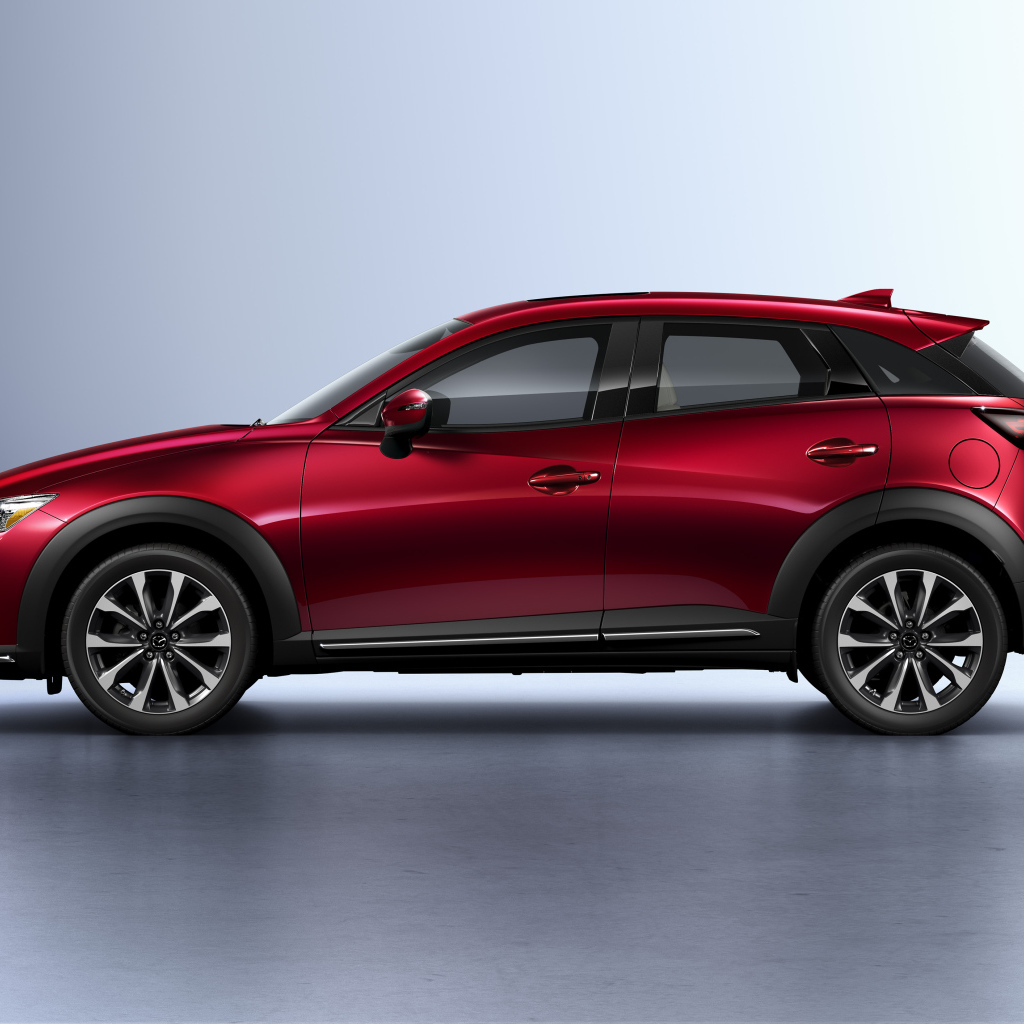 Внедорожник Mazda CX-3, 2019 года вид сбоку