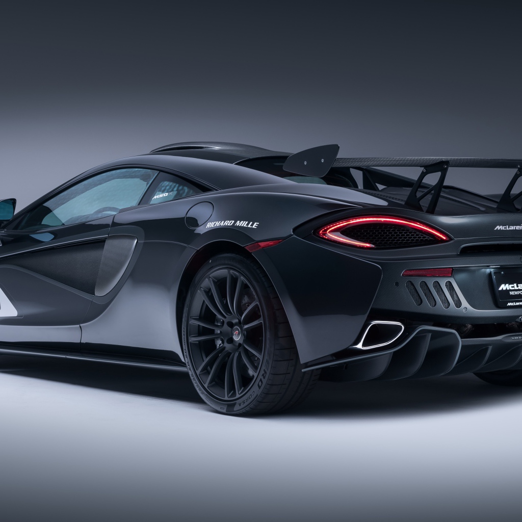Гоночный автомобиль McLaren MSO X, 2018 вид сзади