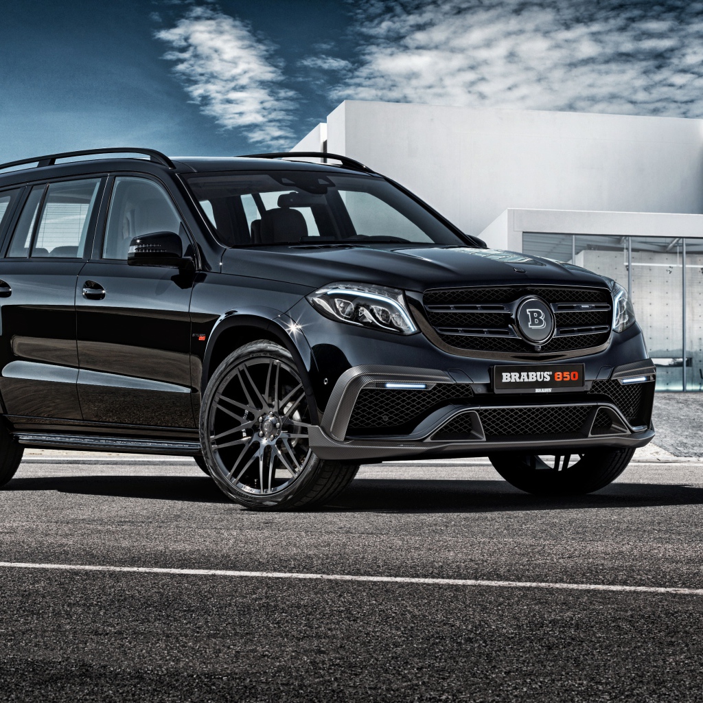 Стильный черный внедорожник Mercedes-Benz GL-Class