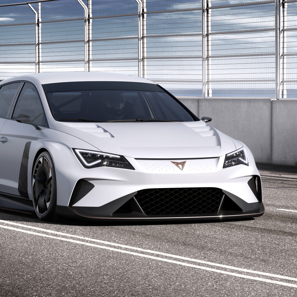 Автомобиль Cupra E Racer 2018 года на гоночной трассе