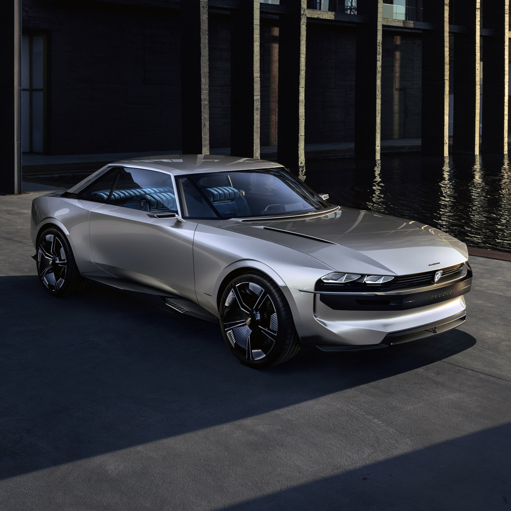 Стильный серебристый автомобиль Peugeot e-Legend Concept, 2018
