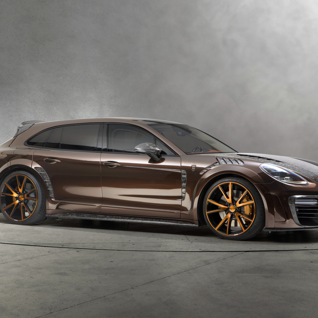 Коричневый автомобиль Porsche Panamera Sport Turismo