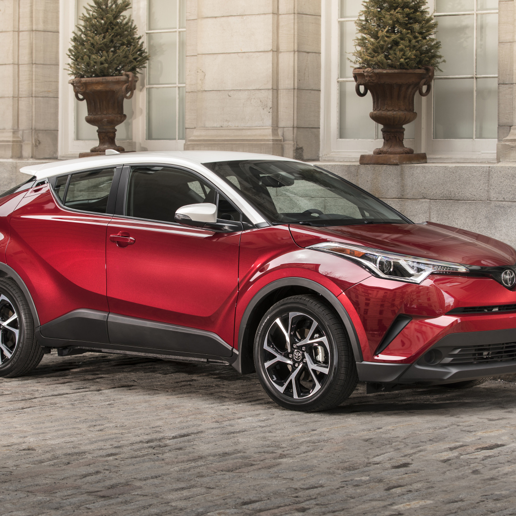 Красный стильный кроссовер Toyota C-HR