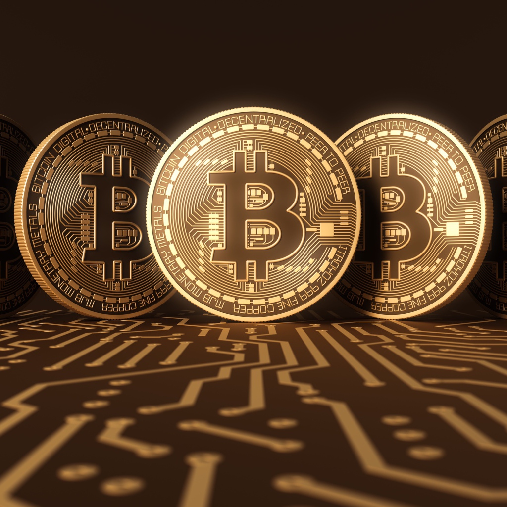 Золотые монеты биткоин 
