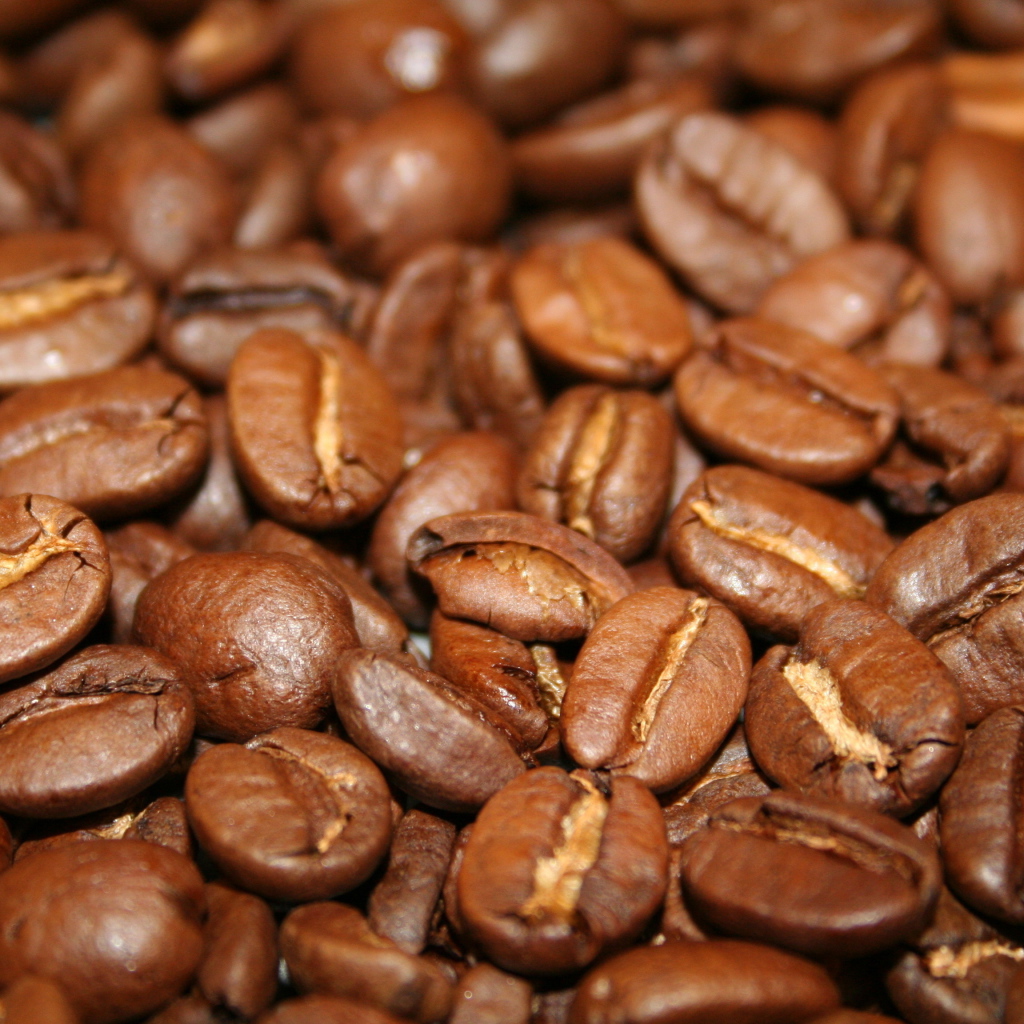 Жареные кофейные зерна крупным планом