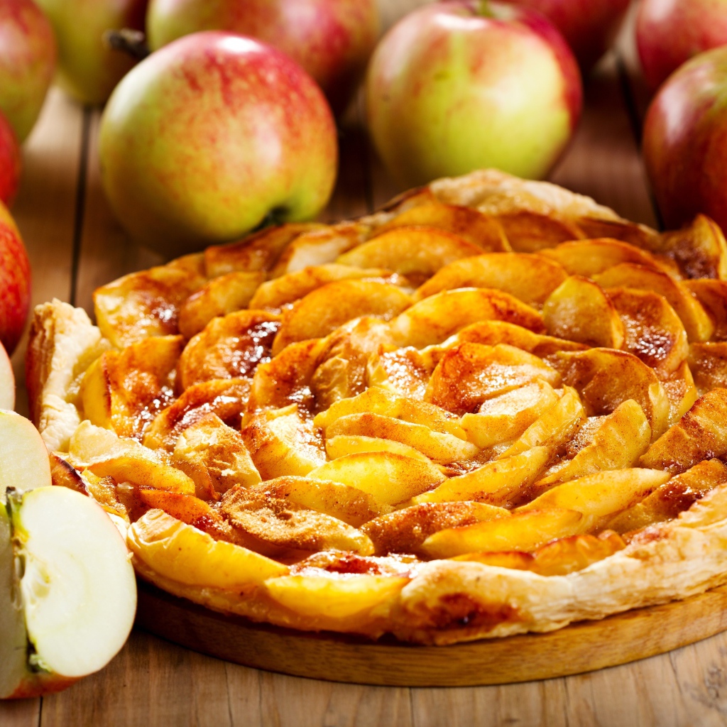 Аппетитный сладкий пирог с яблоками