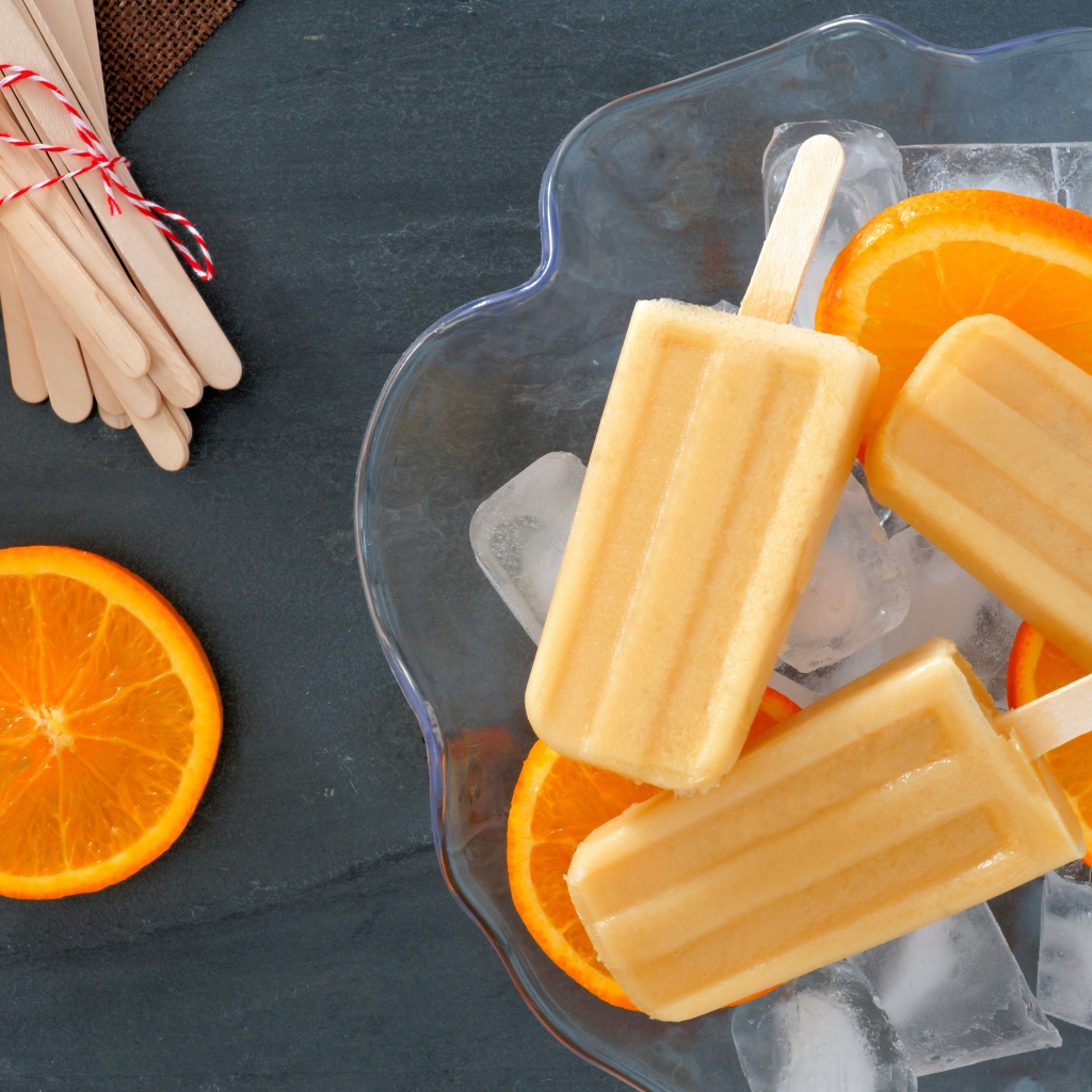 Апельсиновое мороженое на палочке