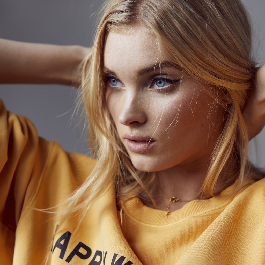 Молодая шведская модель Эльза Хоск