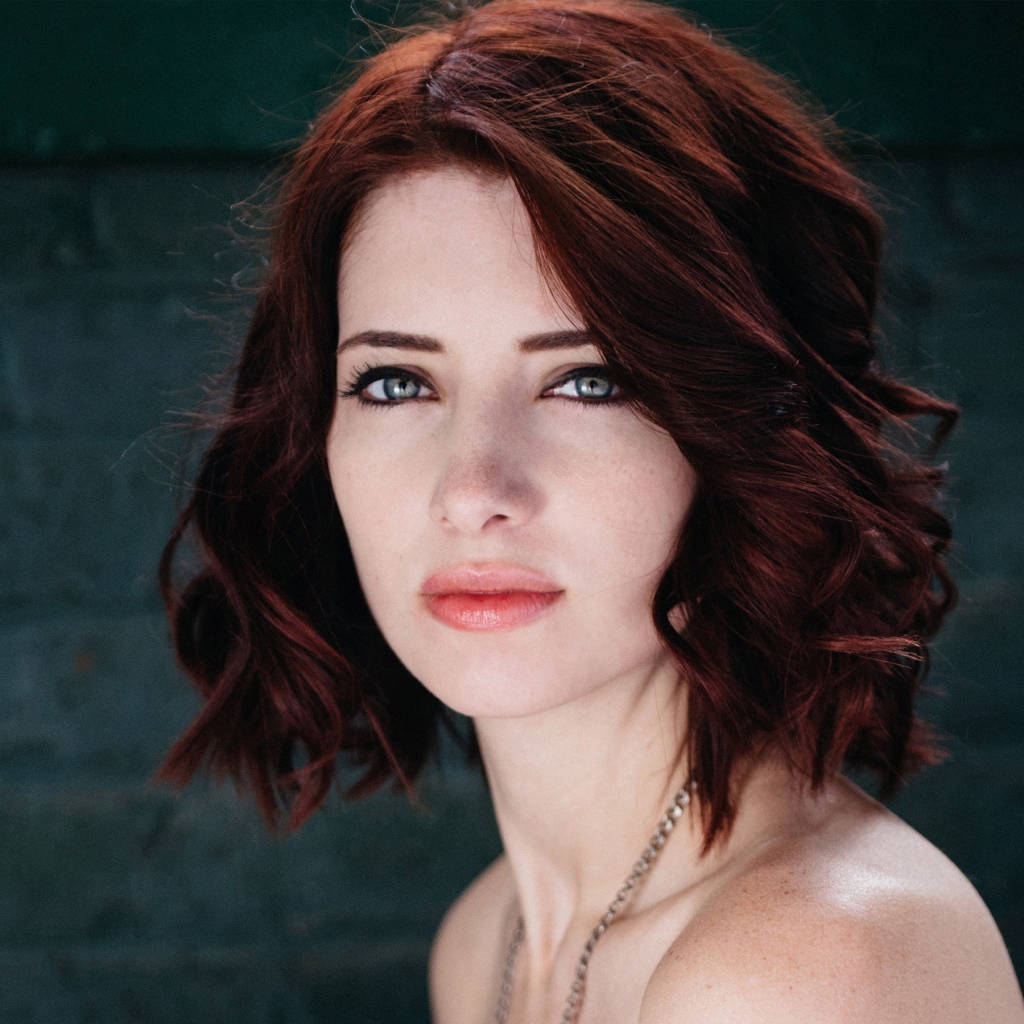 Молодая девушка, модель Сьюзан Коффи