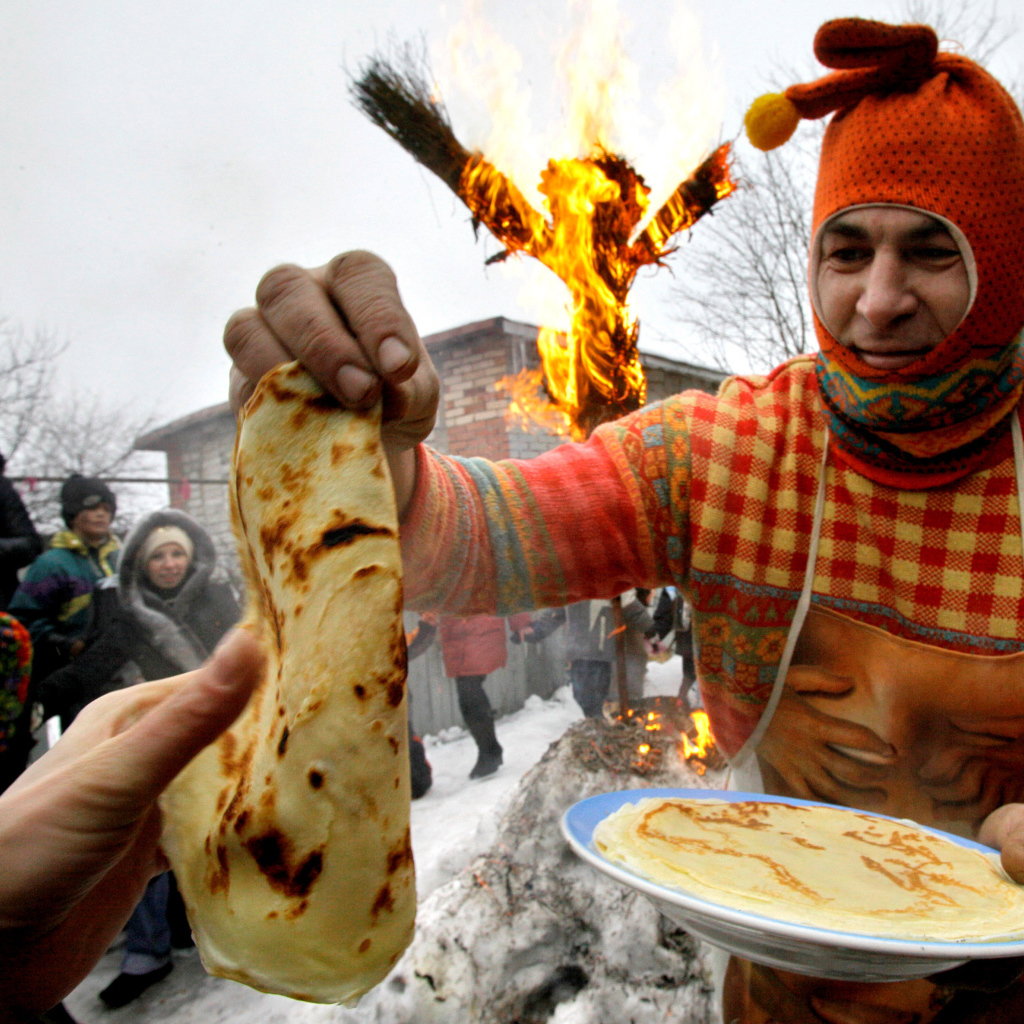 Праздничные гулянья с блинами на праздник  Масленица