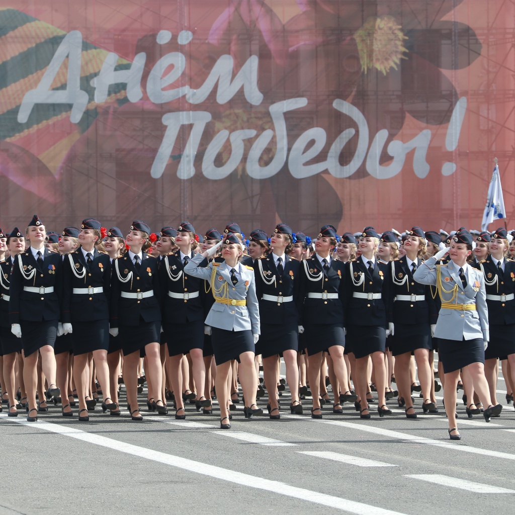 Девушки курсанты марш на параде Победы 9 мая