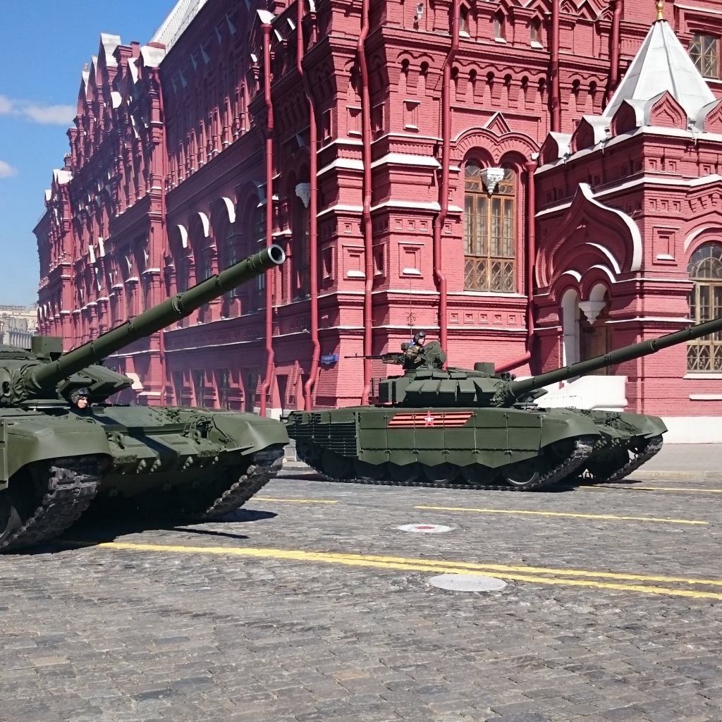 Танки Т-72 на параде Победы