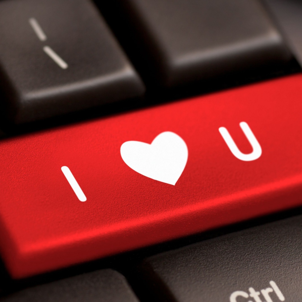 Красная кнопка I Love You на клавиатуре