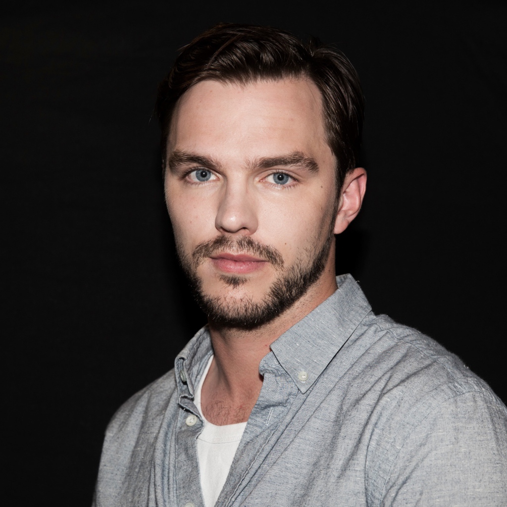 Красивый голубоглазый парень, актер Николас Холт