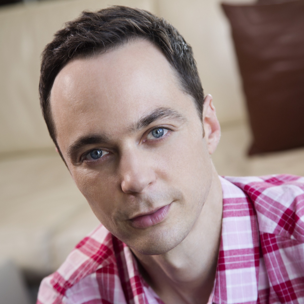 Красивый голубоглазый мужчина, актер Джим Парсонс